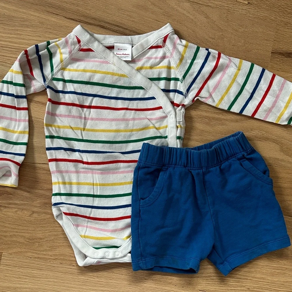 Hanna Andersson striped onesie and blue shorts set size 85cm/ 2T